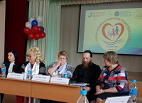 В работе форума приёмных родителей принял участие прот. А.Метелёв