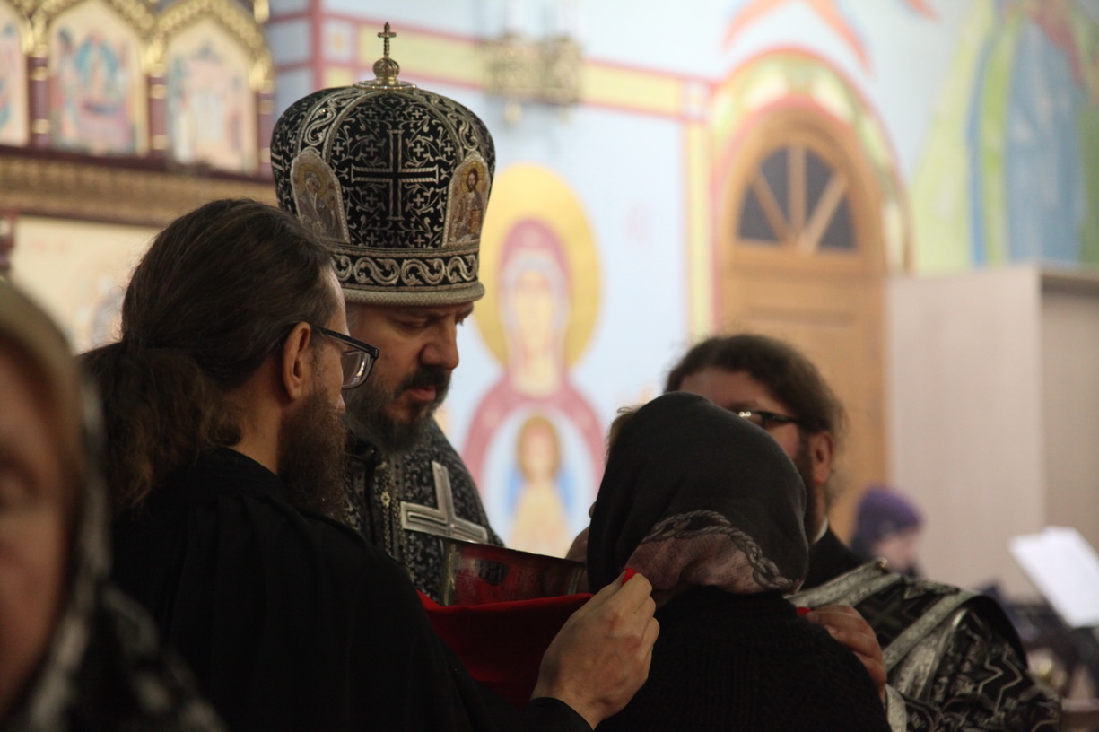 В пятницу первой седмицы Великого поста епископ Находкинский и Преображенский Николай совершил Литургию Преждеосвященных Даров и чин освящения колива в Казанском Кафедральном соборе г.Находки