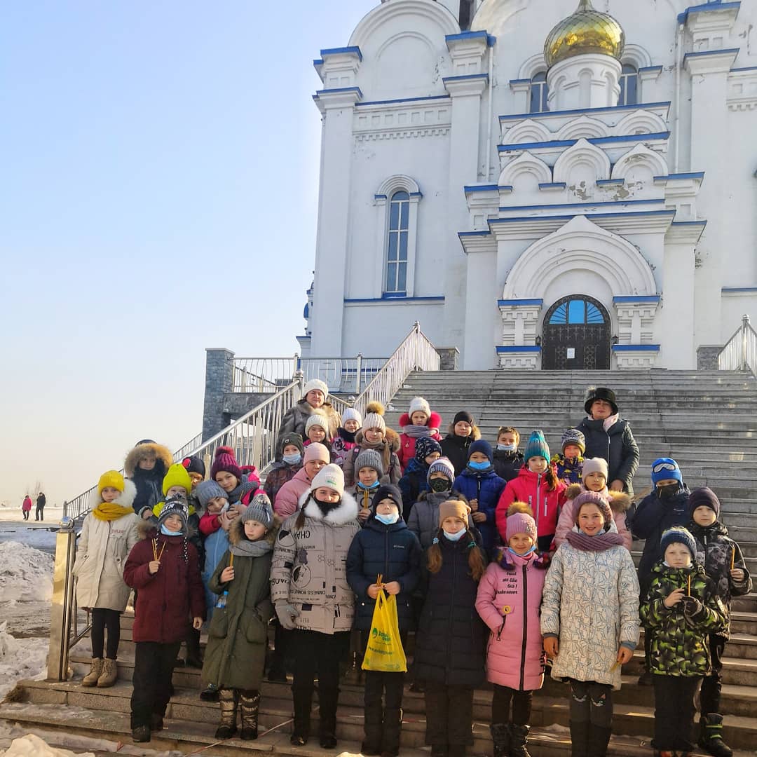 Учащиеся СОШ №12 г.Находки побывали на экскурсии в Кафедральном соборе Казанской иконы Божией Матери.