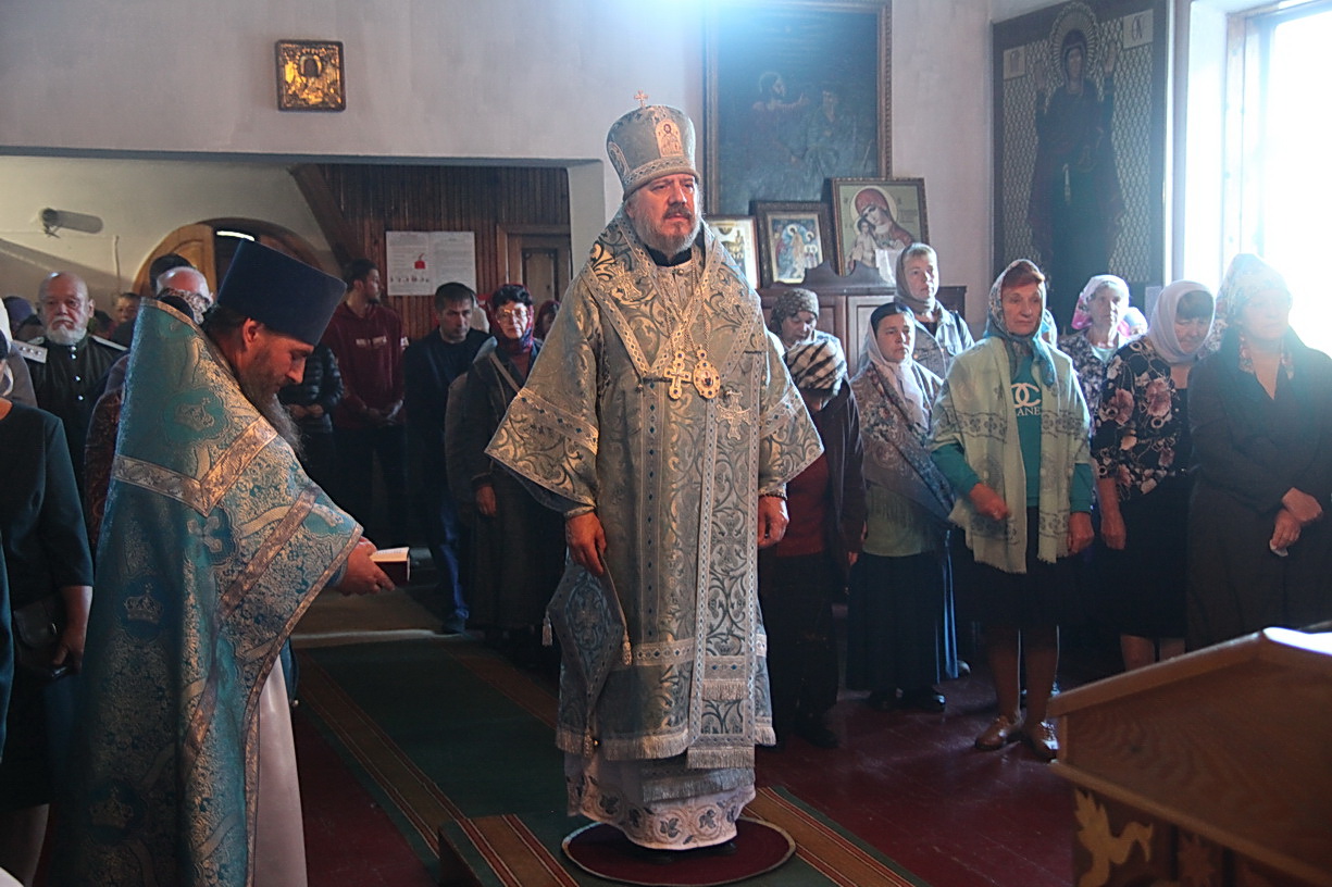 В праздник Рождества Пресвятой Владычицы нашей и Приснодевы Марии епископ Находкинский и Преображенский Николай совершил Божественную литургию в храме в честь Рождества Богородицы г. Партизанска.