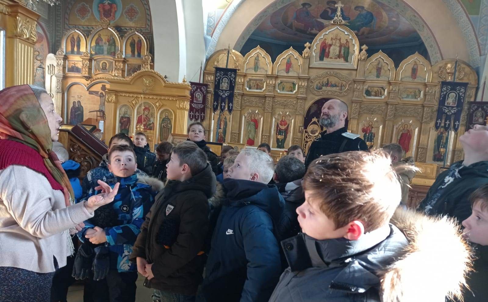 Учащиеся классов казачьей направленности посетили храм Покрова Пресвятой Богородицы