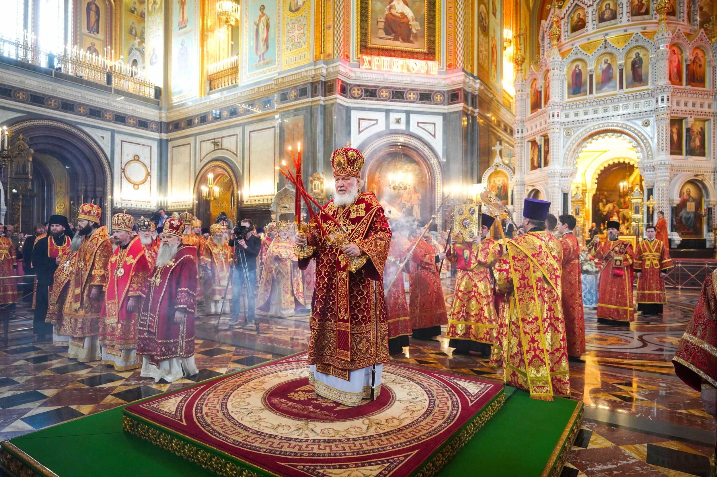 Архиереи Приморской митрополии сослужили Святейшему Патриарху Кирилла за Литургией в Храме Христа Спасителя.