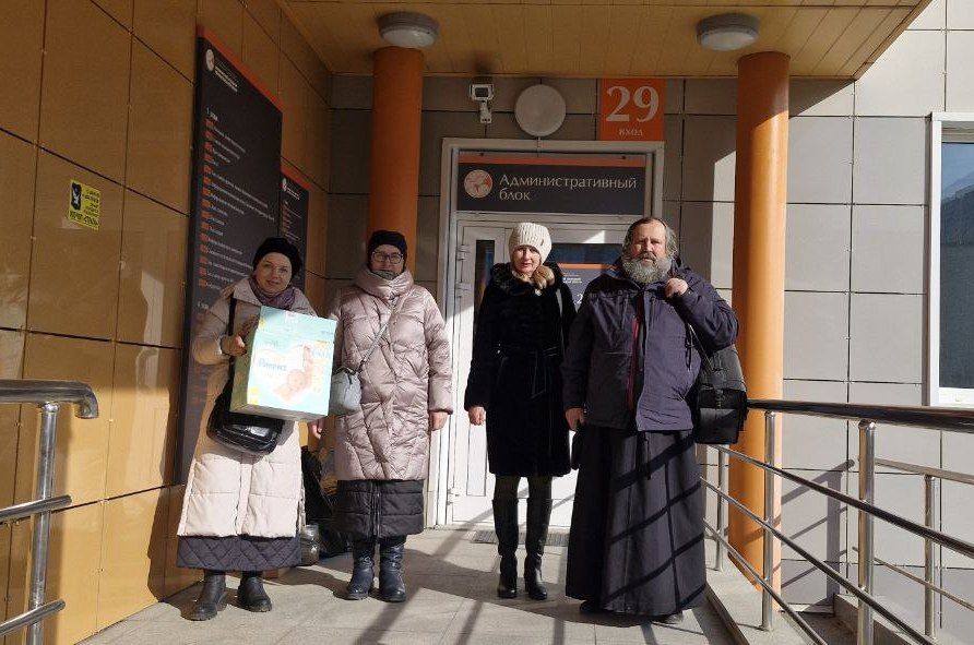 Приморский краевой перинатальный центр посетили представители Владивостокской епархии