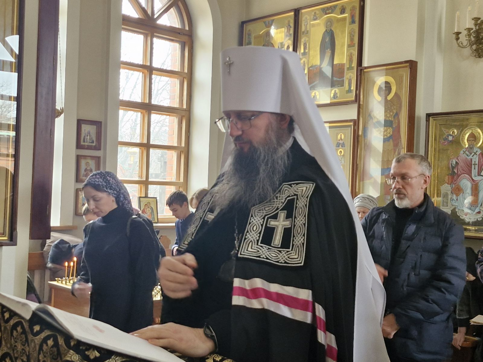 Духовная подготовка к Четыредесятнице: в храме Кирилла и Мефодия молились воспитанники гимназии, детсада и прихожане