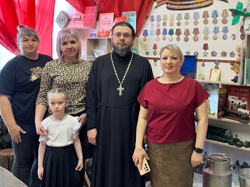 Экскурсия в музей Центра образования «Ступени» представителей Владивостокской епархии