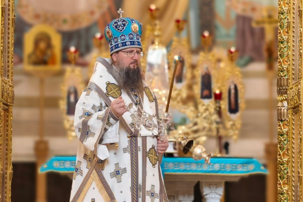 Правящий архиерей возглавил полиелейное богослужение в Спасо-Преображенском соборе