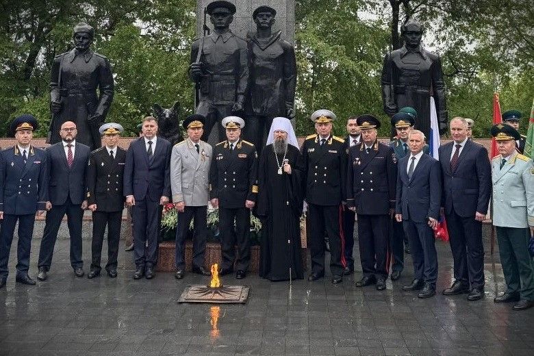 Митрополит Павел принял участие в торжествах в честь Дня пограничника во Владивостоке. 
