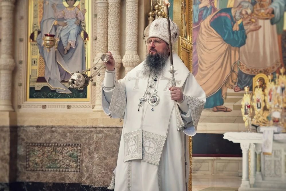 Правящий архиерей возглавил Литургию Троицкой родительской субботы в Спасо-Преображенском кафедральном соборе.