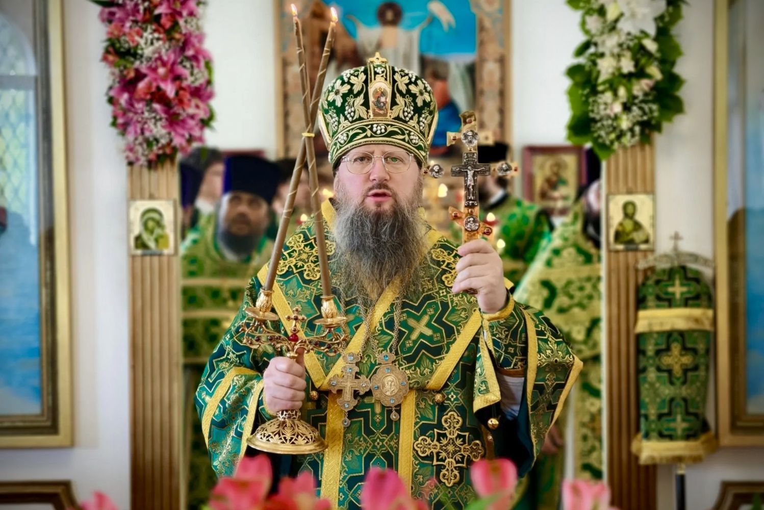 Литургию престольного праздника в храме прп. Тихона Калужского совершил глава митрополии