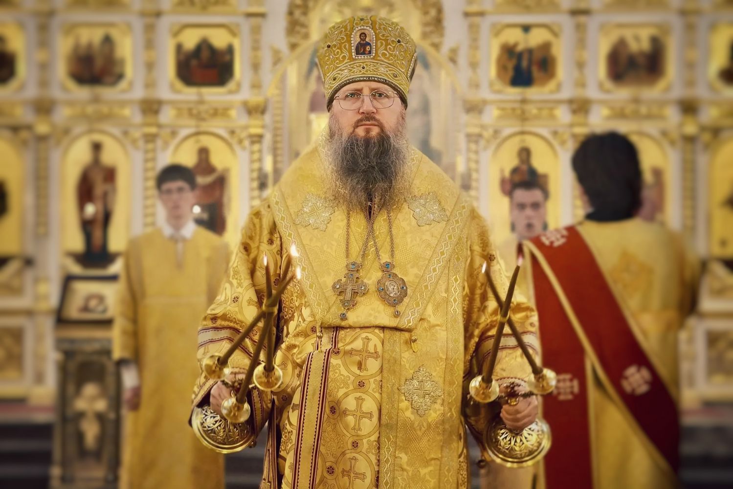 Правящий архиерей возглавил Литургию в Покровском храме Владивостока в день памяти свв. блгвв. Петра и Февронии