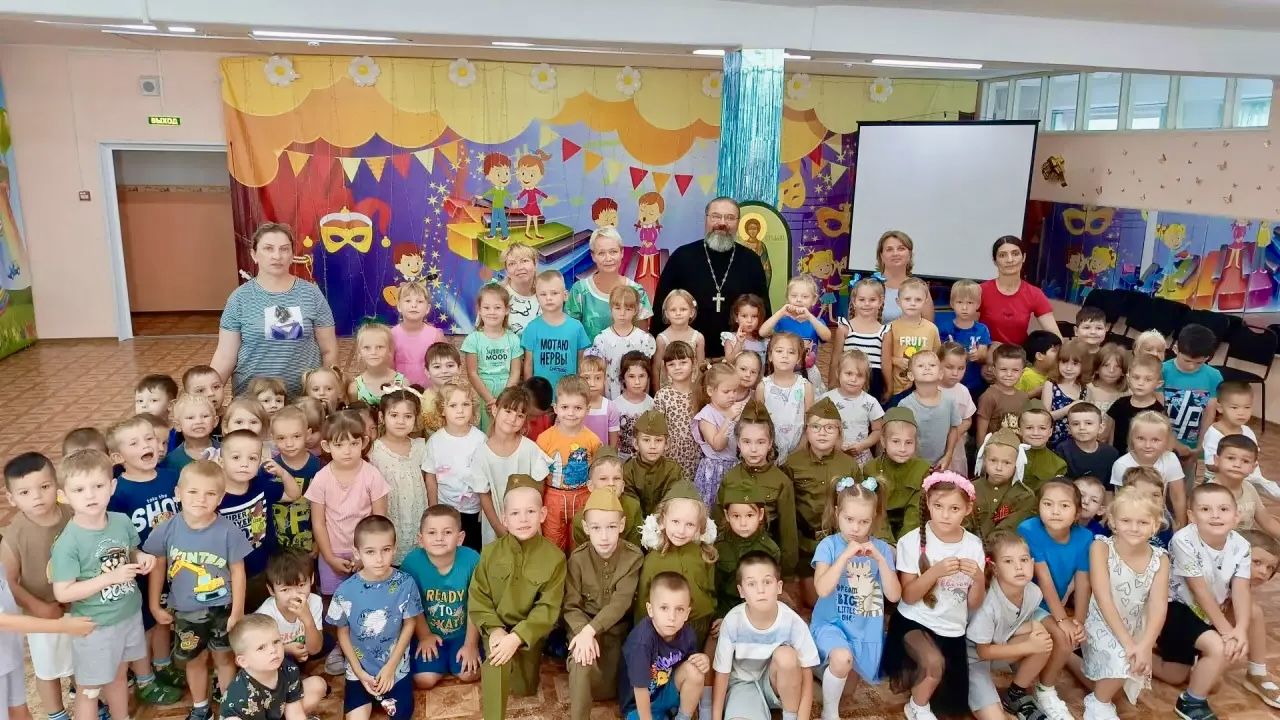 В детском саду Владивостока встретили икону святого первомученика и архидиакона Стефана